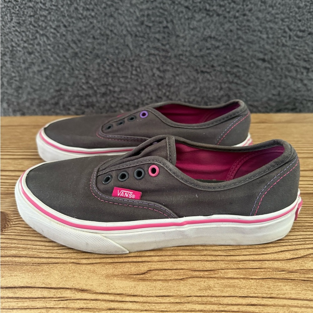Vans Off The Wall Skateboard Shoes Youth Size 2.5 Grey Pink Sneakers Vans Youth